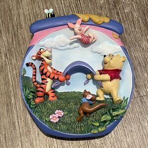 Winnie the Pooh 3D Plate: Hip Hop Poohray Hunnypot Adventures Plate Wall Decor
